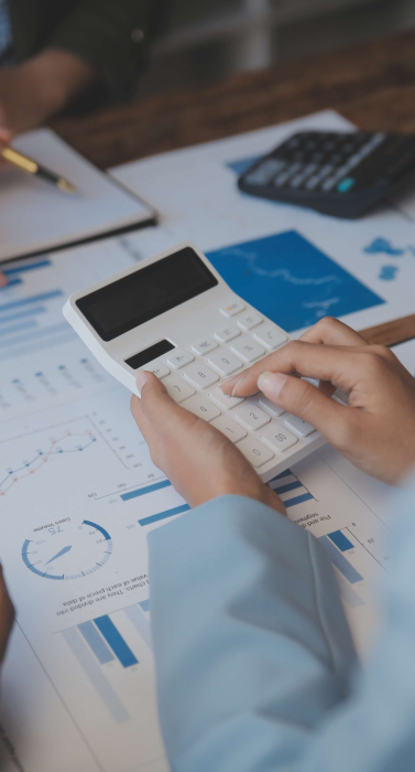 co-working-conference-business-team-meeting-present-investor-colleagues-discussing-new-plan-financial-graph-data-office-table-with-laptop-digital-tablet-finance-accounting-investment (1)